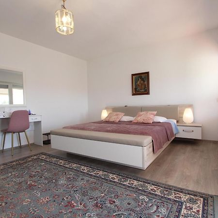 Rooms And Apartments Dino Rovinj Exterior foto