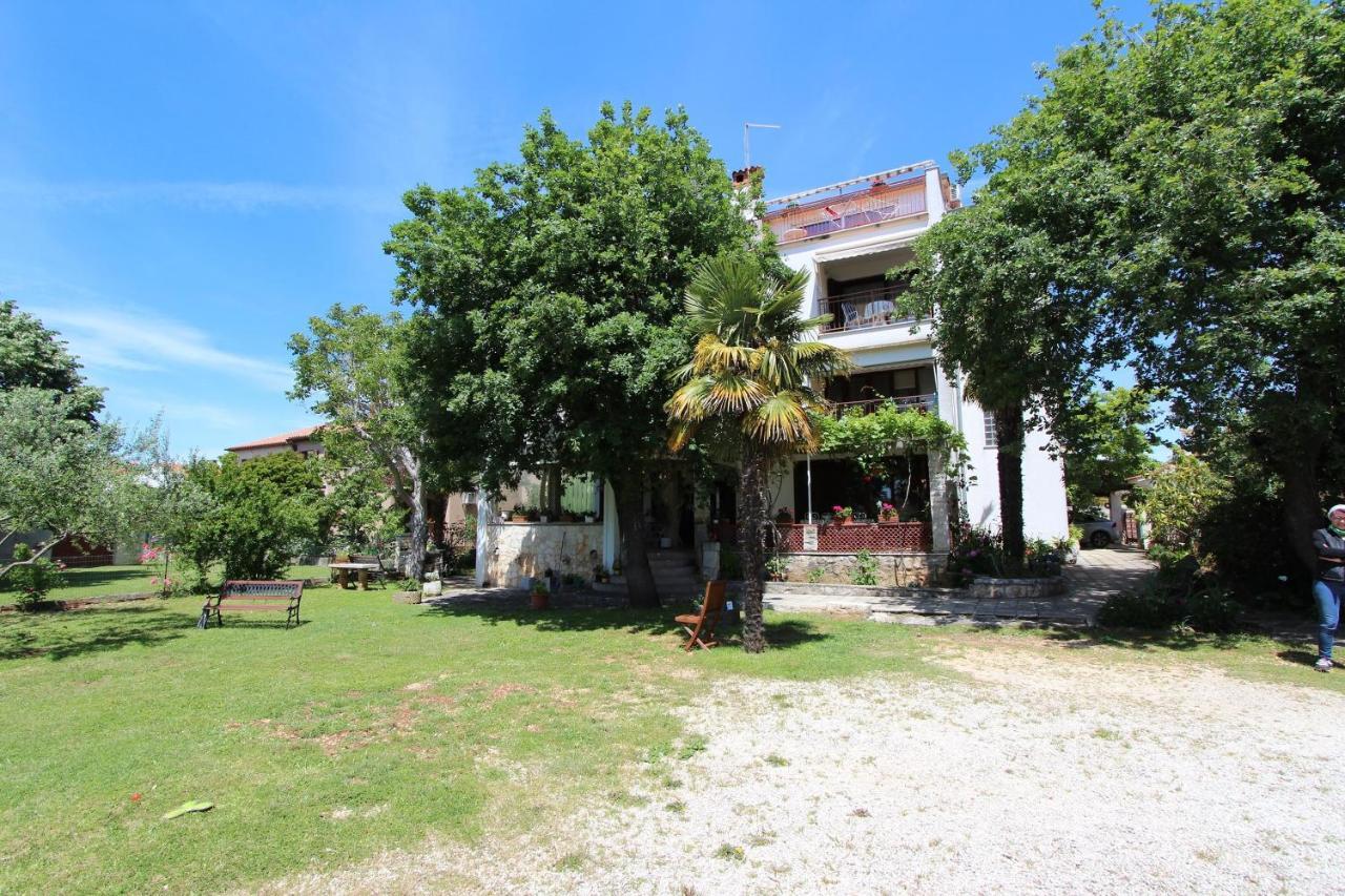 Rooms And Apartments Dino Rovinj Exterior foto