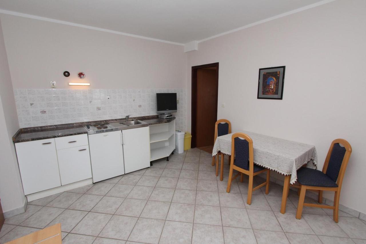 Rooms And Apartments Dino Rovinj Exterior foto
