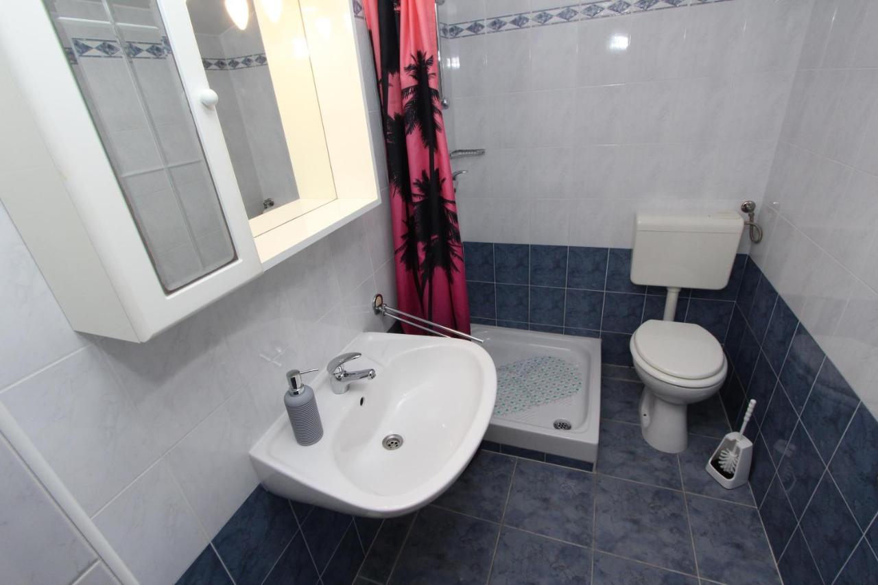 Rooms And Apartments Dino Rovinj Exterior foto