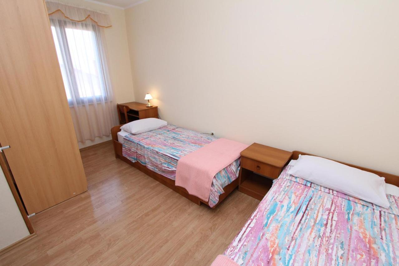 Rooms And Apartments Dino Rovinj Exterior foto