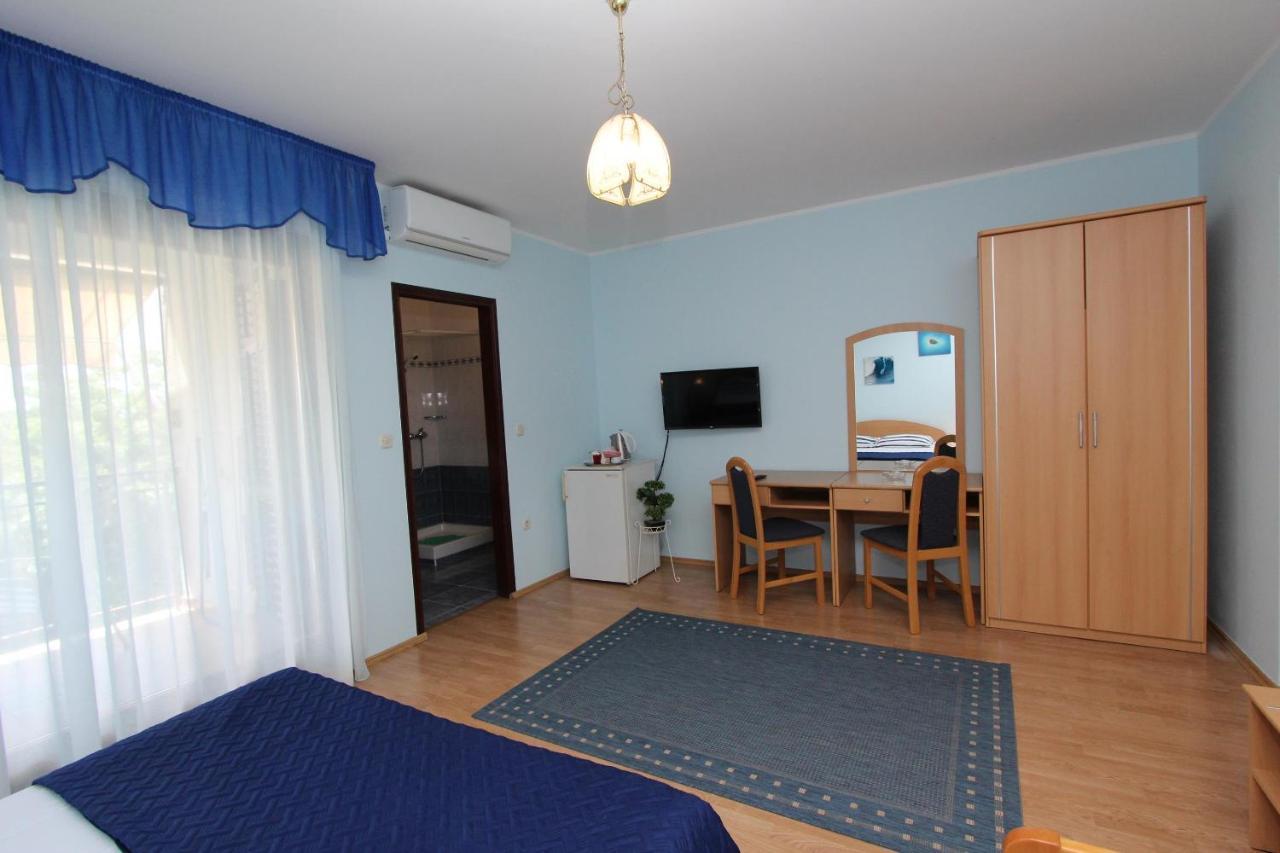 Rooms And Apartments Dino Rovinj Exterior foto