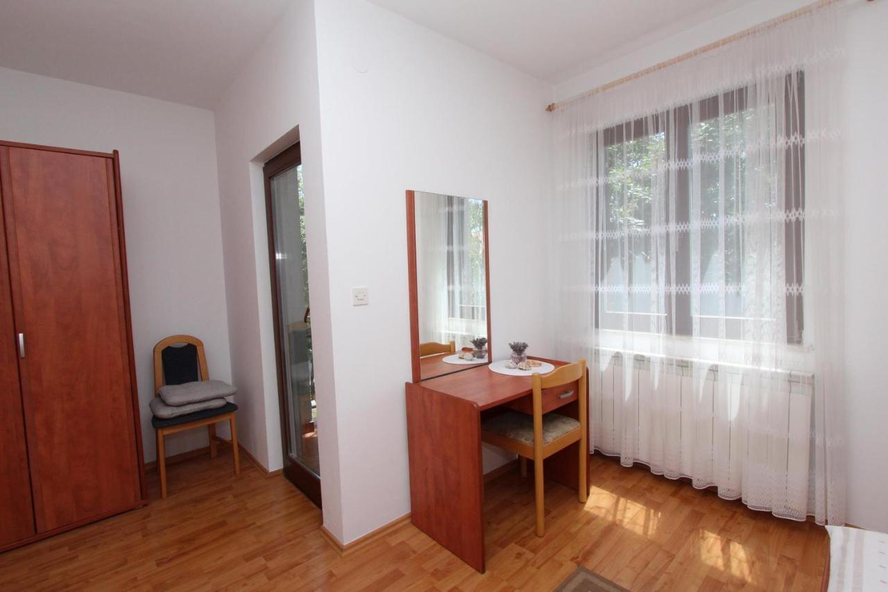 Rooms And Apartments Dino Rovinj Exterior foto