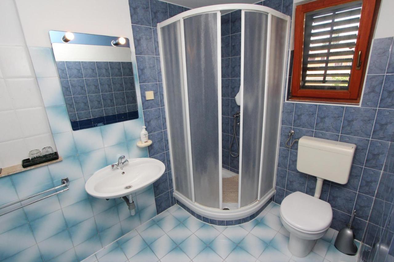 Rooms And Apartments Dino Rovinj Exterior foto